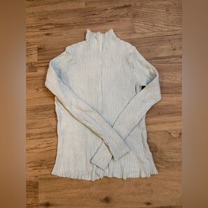 T.La light blue Ribbed Turtleneck Sweater size medium
